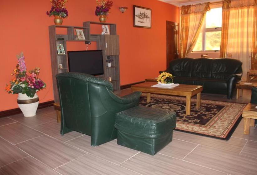 호텔 Oguaa Apartments & Lodging