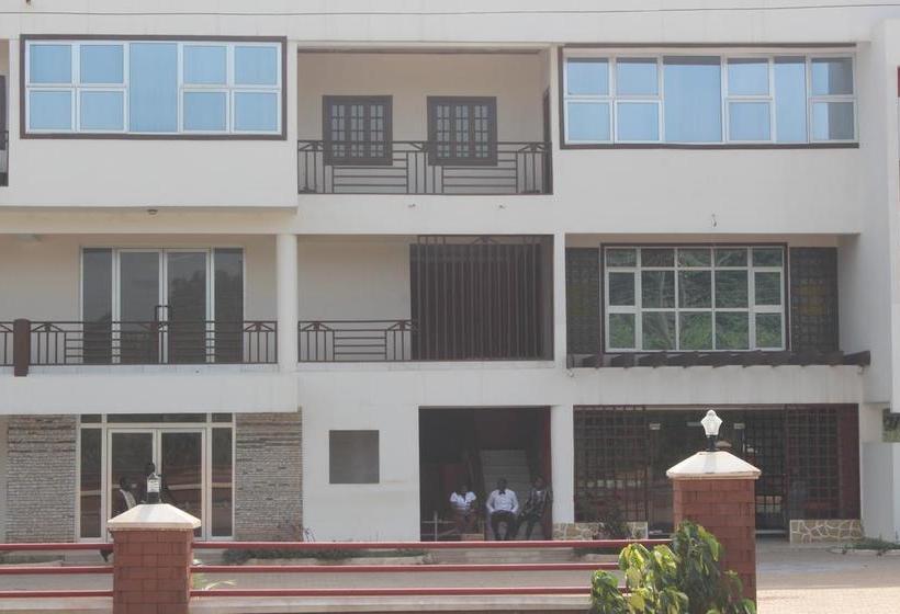 호텔 Oguaa Apartments & Lodging