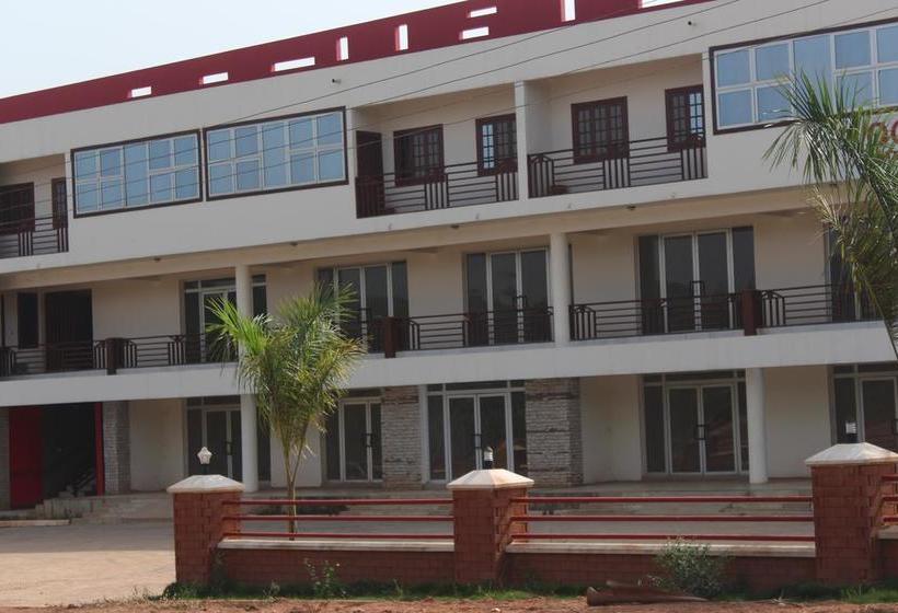 호텔 Oguaa Apartments & Lodging