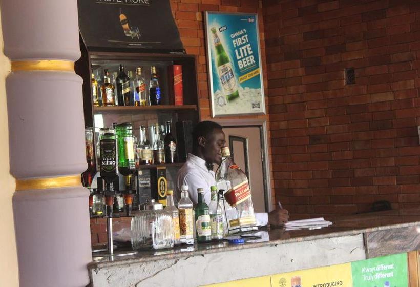 호텔 Oguaa Apartments & Lodging