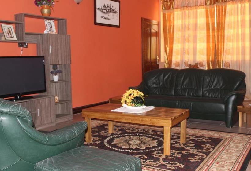 호텔 Oguaa Apartments & Lodging