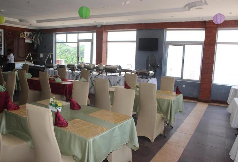 호텔 Oguaa Apartments & Lodging