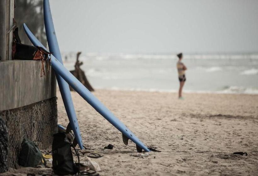 Hotel Tharanga Surfing Villa