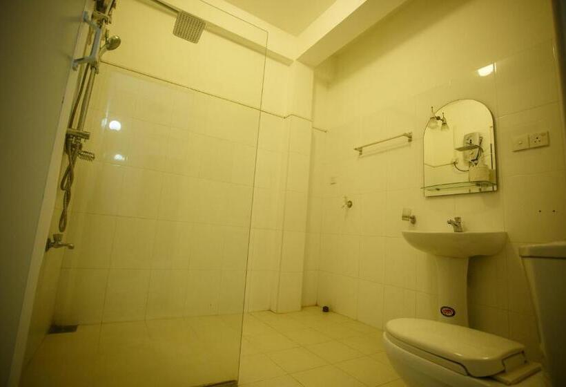 Hotel Tharanga Surfing Villa