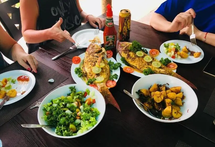 ホテル Tharanga Surfing Villa