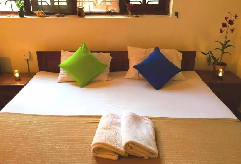 هتل Tour Inn