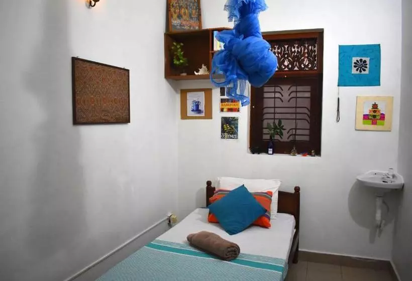 هتل Tour Inn