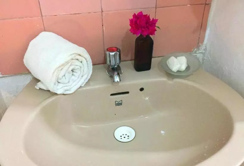 هتل Tour Inn