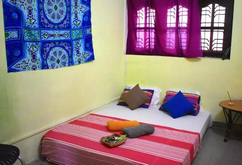 هتل Tour Inn