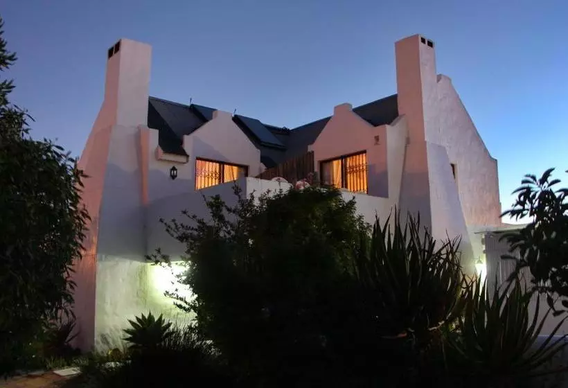 تختخواب و صبحانه Roosmarijn Guest House