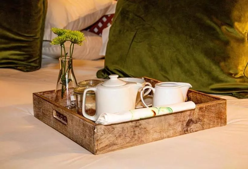 تختخواب و صبحانه Roosmarijn Guest House