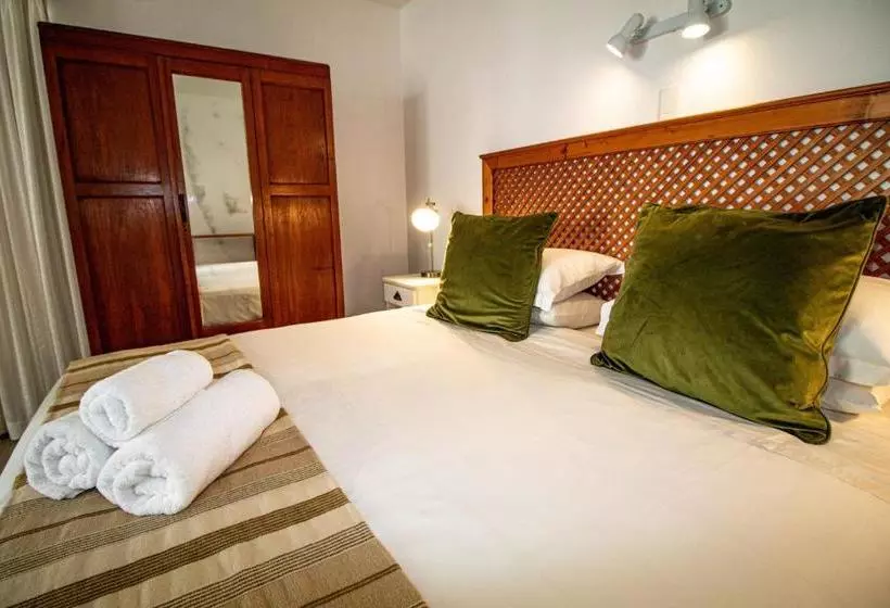 تختخواب و صبحانه Roosmarijn Guest House