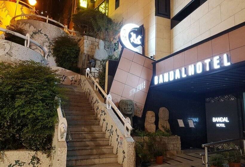 Hotel Bandal