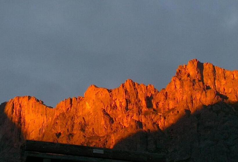 בית מלון כפרי Berghaus Sulzfluh