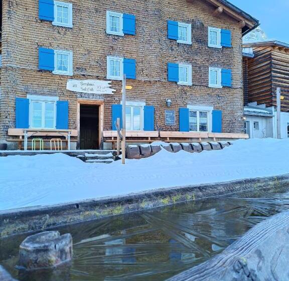 בית מלון כפרי Berghaus Sulzfluh