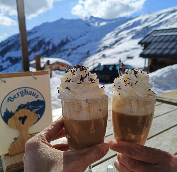 בית מלון כפרי Berghaus Sulzfluh