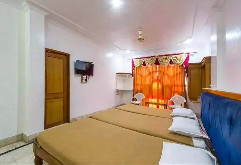 ホテル Iroomz Shanbhag Towers International