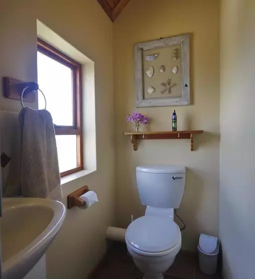 تختخواب و صبحانه Roosmarijn Guest House