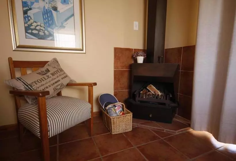 تختخواب و صبحانه Roosmarijn Guest House