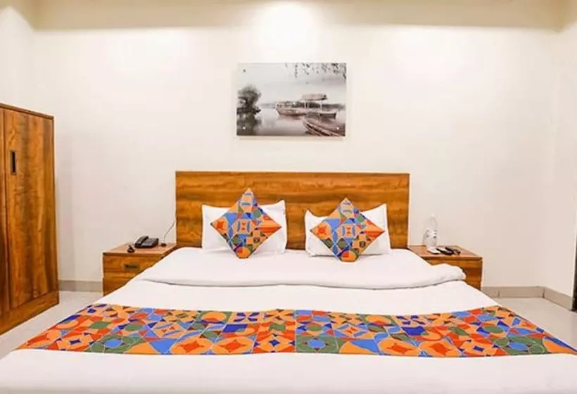 Fabhotel Leo Pride