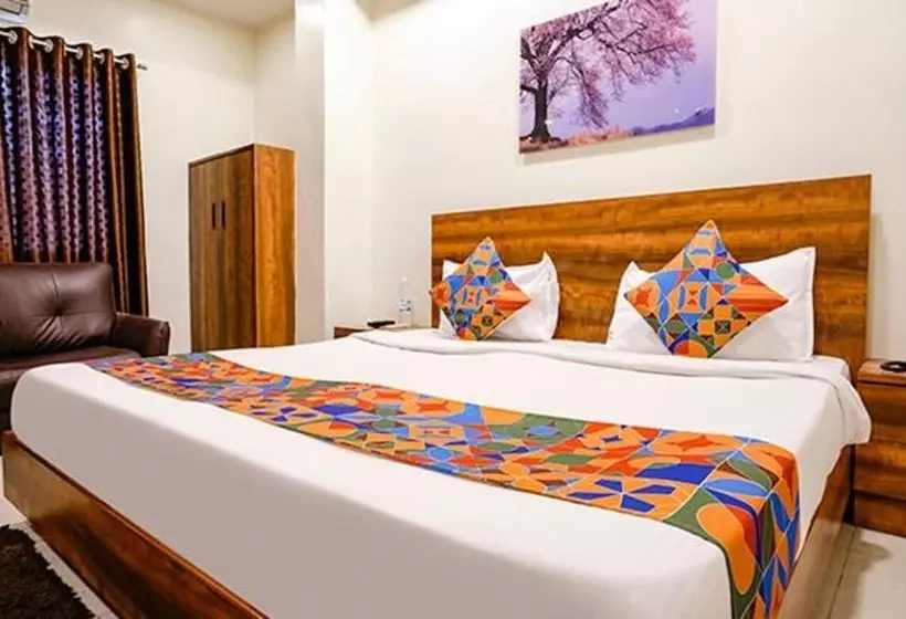 Fabhotel Leo Pride