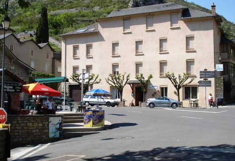 ホテル Hôtel Les Bateliers
