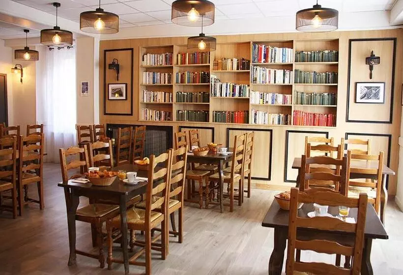 ホテル Hôtel Les Bateliers