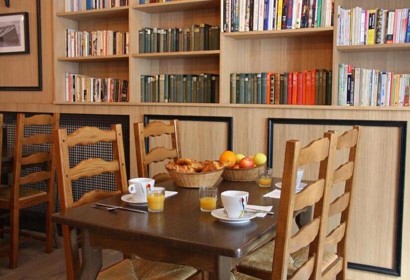 Отель Hôtel Les Bateliers