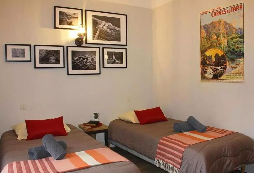 ホテル Hôtel Les Bateliers