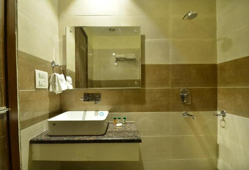 בית מלון כפרי Capital O 8510 Welcome Inn