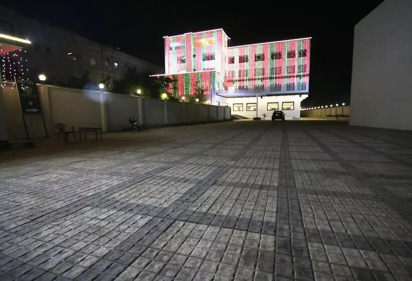 ホテル Trinetar Gardens
