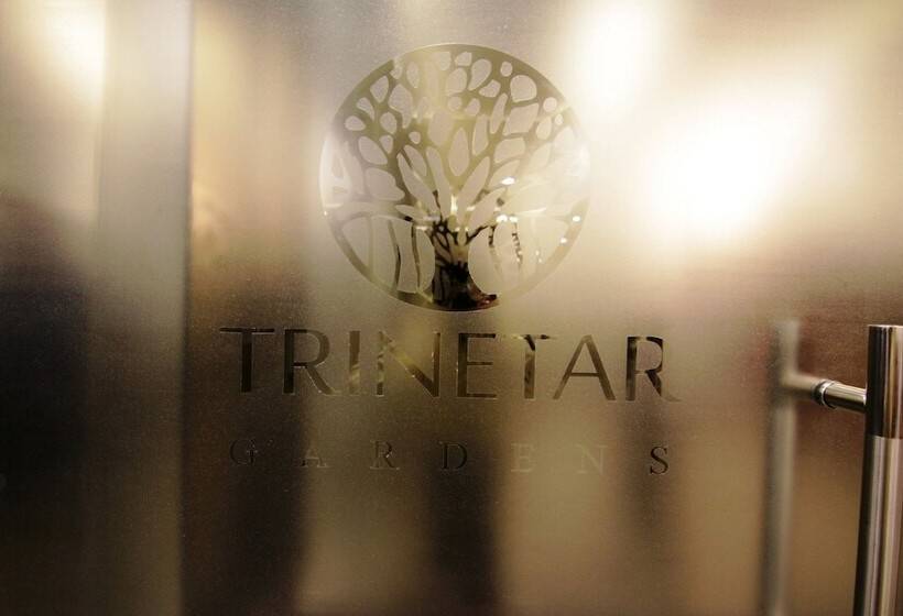 ホテル Trinetar Gardens