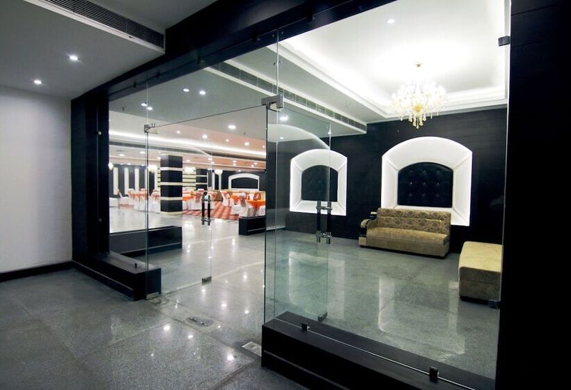 ホテル Trinetar Gardens