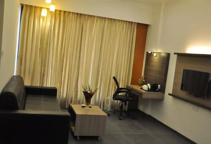 Mango Hotels Tansha Regal