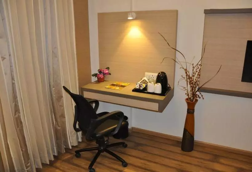 Mango Hotels Tansha Regal