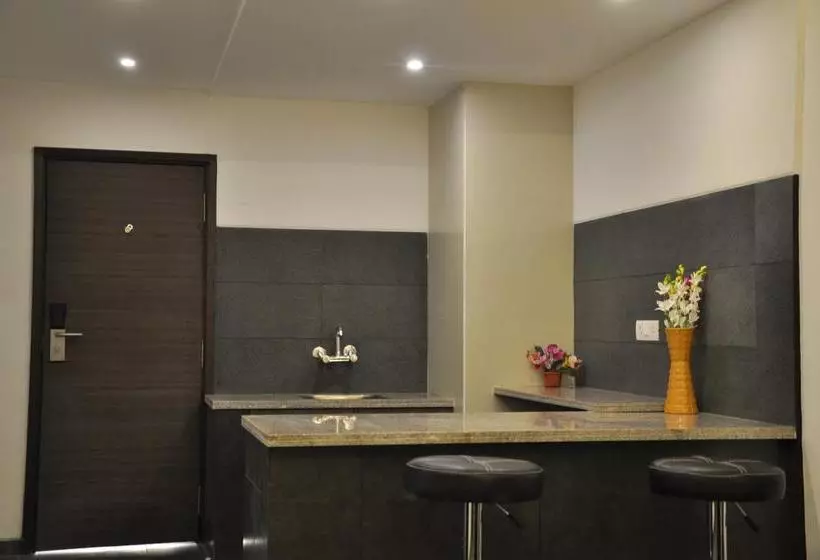 Mango Hotels Tansha Regal