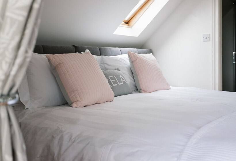 Aamiaismajoitus (B&B) Bay Tree Cottage