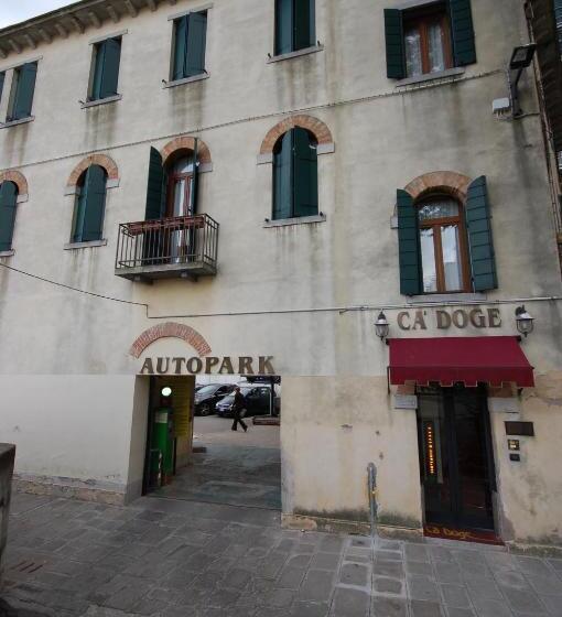 Nocleg ze śniadaniem Casanova Fourrooms