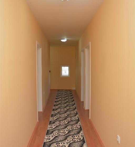 تختخواب و صبحانه Prenociste Bojan 017