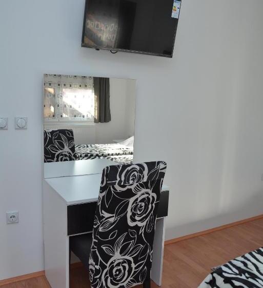 تختخواب و صبحانه Prenociste Bojan 017