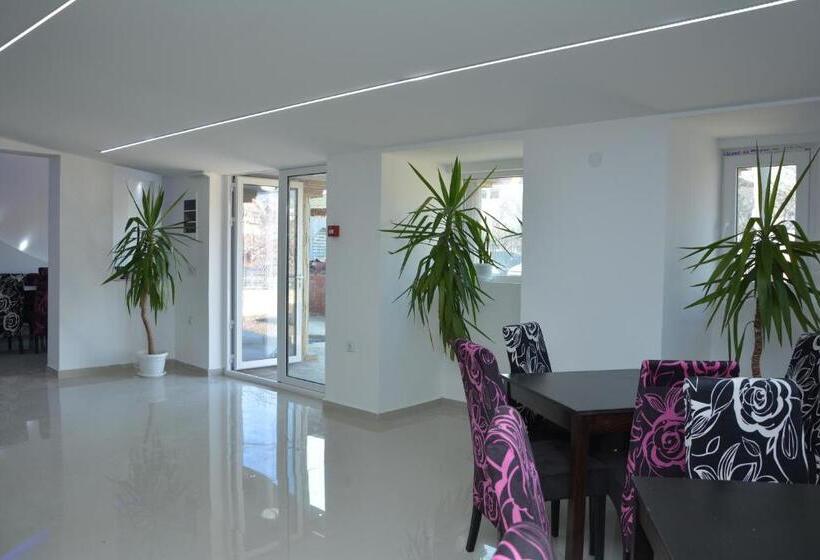 تختخواب و صبحانه Prenociste Bojan 017