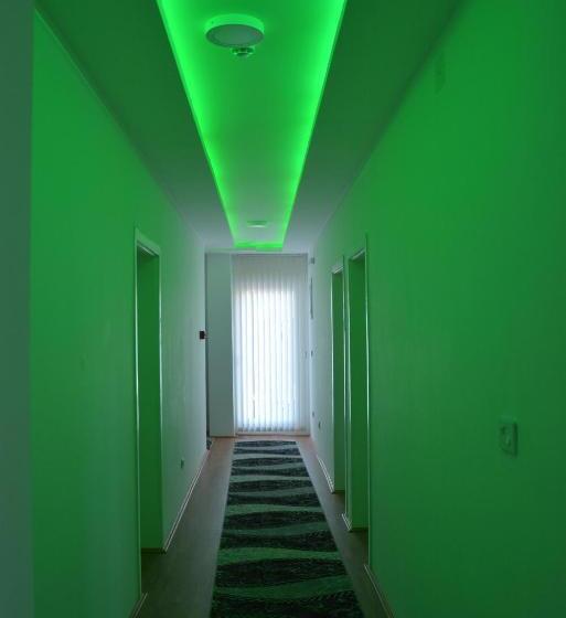 تختخواب و صبحانه Prenociste Bojan 017