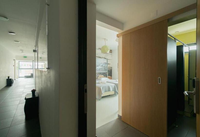 Hi Arrifana Destination Hostel