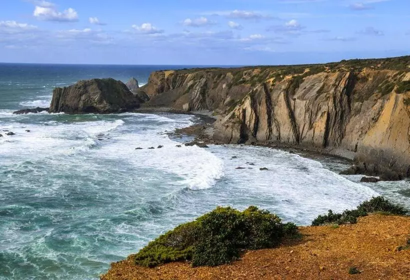 Hi Arrifana Destination Hostel