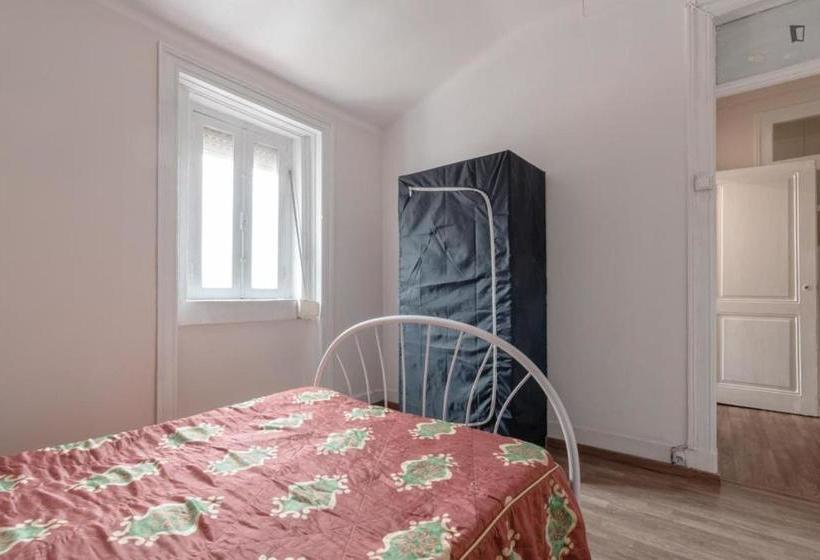 هتل Come Inn Lisbon Penha De França