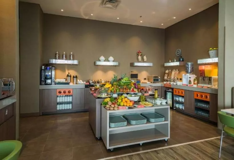 Hotel Hampton By Hilton Bogota Airport