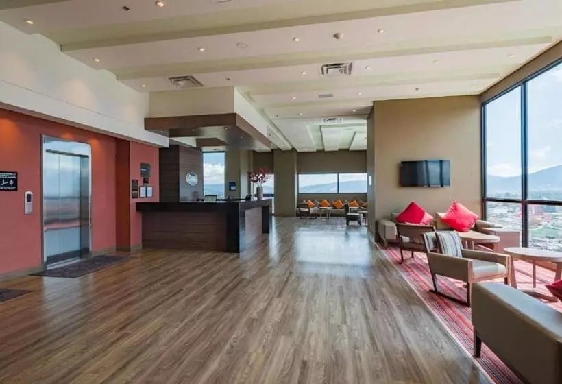 Hotel Hampton By Hilton Bogota Airport