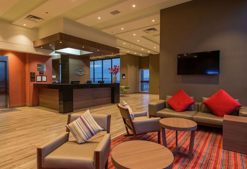 Hotel Hampton By Hilton Bogota Airport