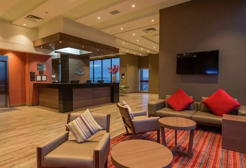 Hotel Hampton By Hilton Bogota Airport