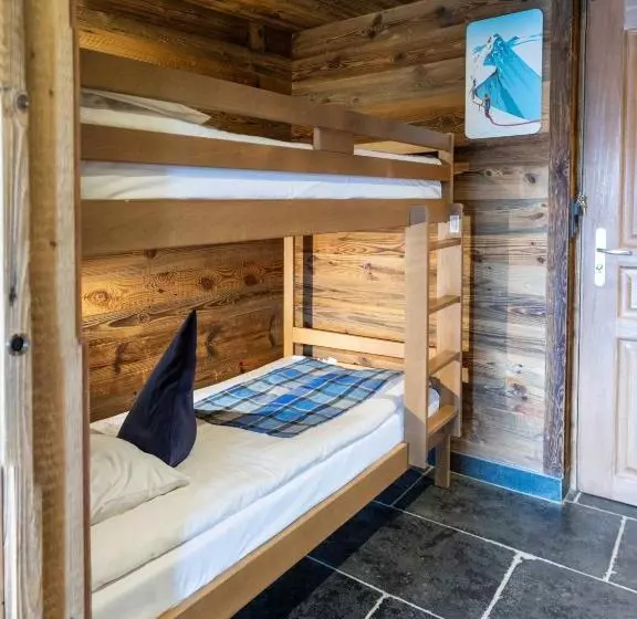 Hotelli Hôtel Alpina & Spa   Restaurant Oxalis